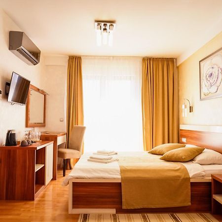 Hotel Bela Roza Биела Екстериор снимка